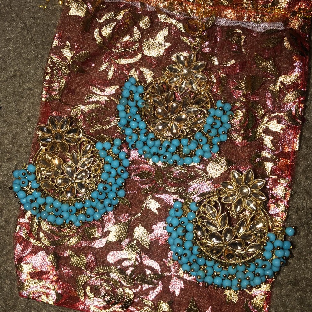Gold and blue tikka set